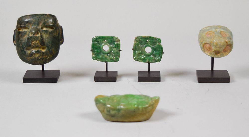Lot 313: 5 Pieces Pre-Columbian Mayan Jade