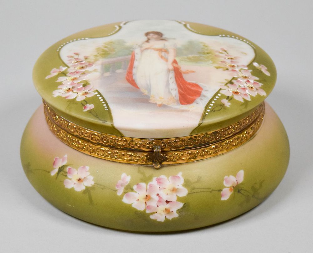 Lot 334: C.F. Monroe Nakara Queen Louise Box