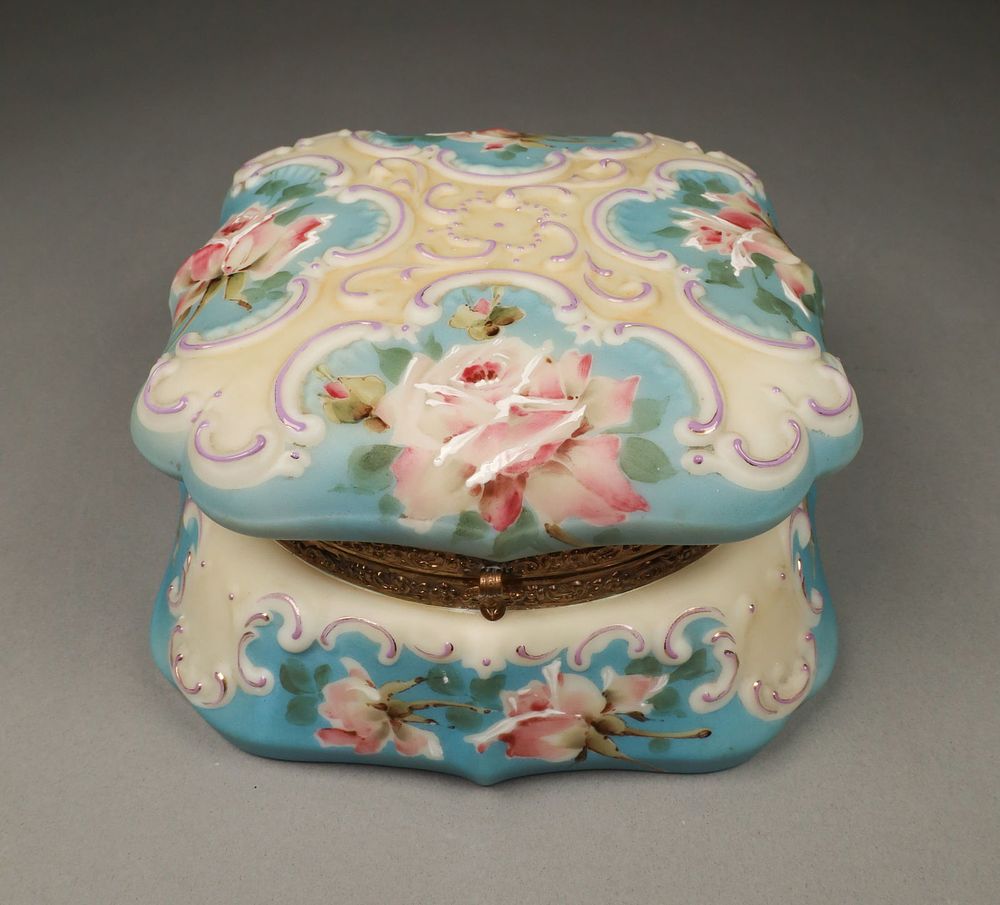 Lot 298: C.F. Monroe Nakara Dresser Box