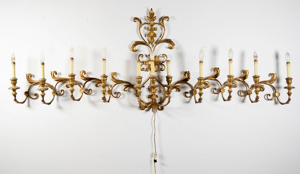 Lot 279: Giltwood & Metal 11 Light Wall Sconce