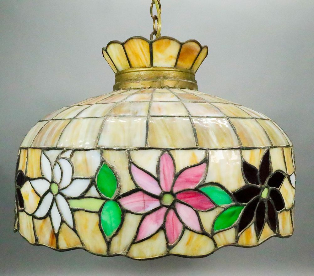 Lot 281: Tiffany Style Leaded Hanging Fixture