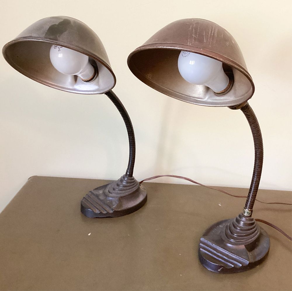 Lot 251: 2 Eagle Cast Iron Gooseneck Desk Bankers Lamps
