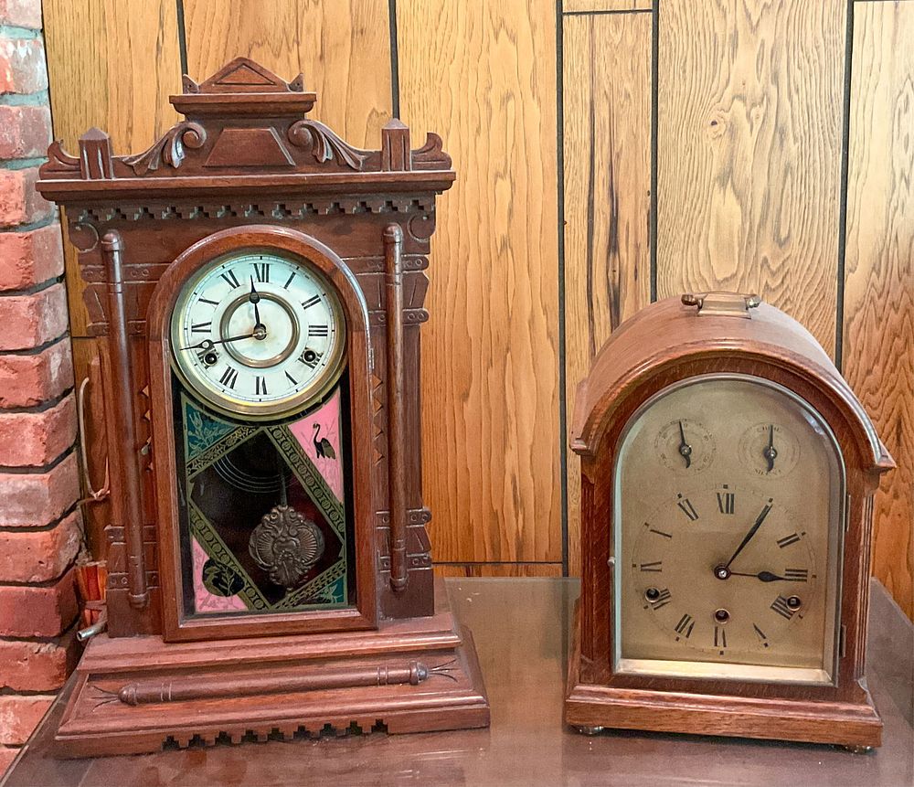 Lot 255: Two Wooden Mantel Clocks