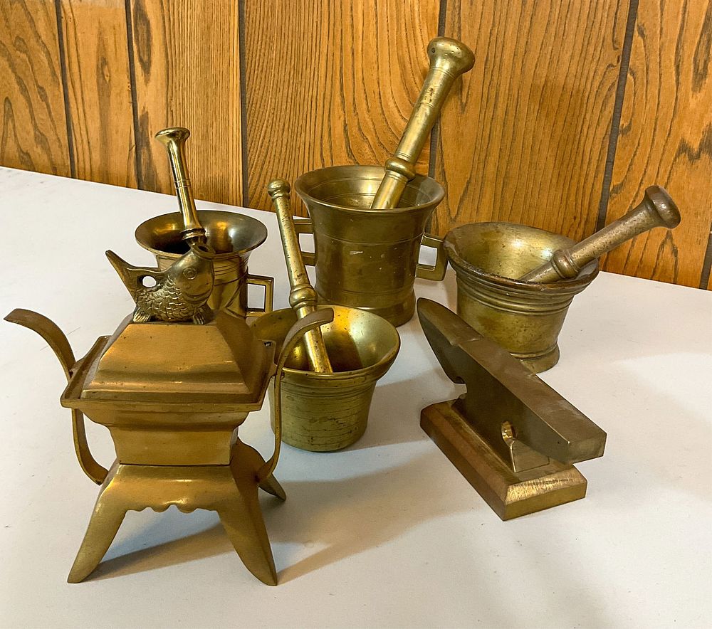 Lot 282: 4 Sets of Mortar Pestles Misc Brass