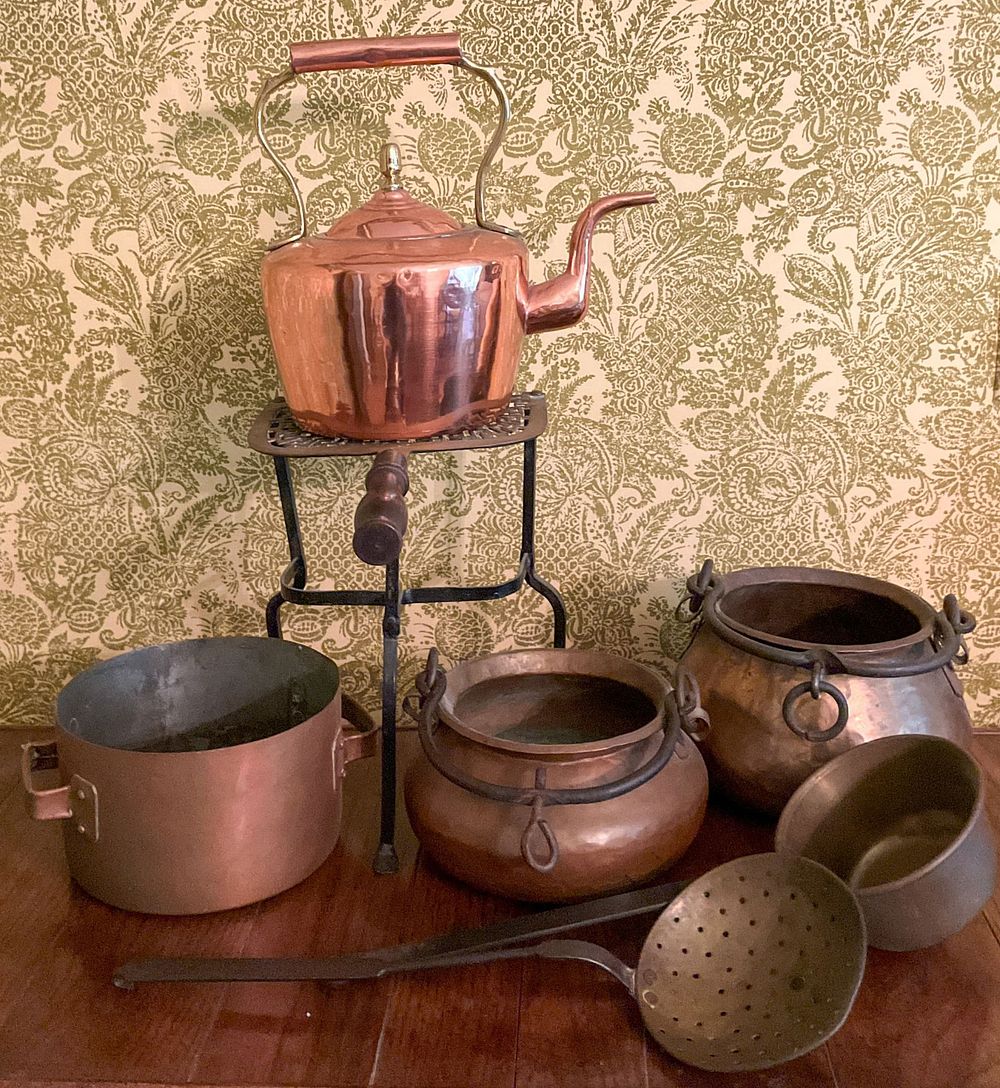 Lot 323: 7 Copper Kettle Trivet, 3 Copper Pots, Ladle