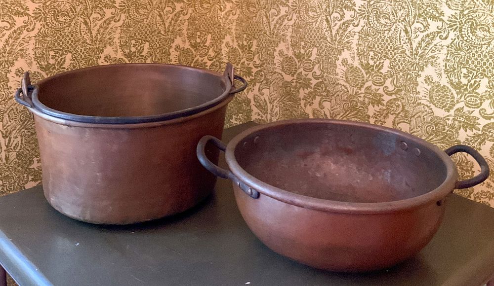 Lot 329: 2 Large Copper Bowls Cast Iron Handles