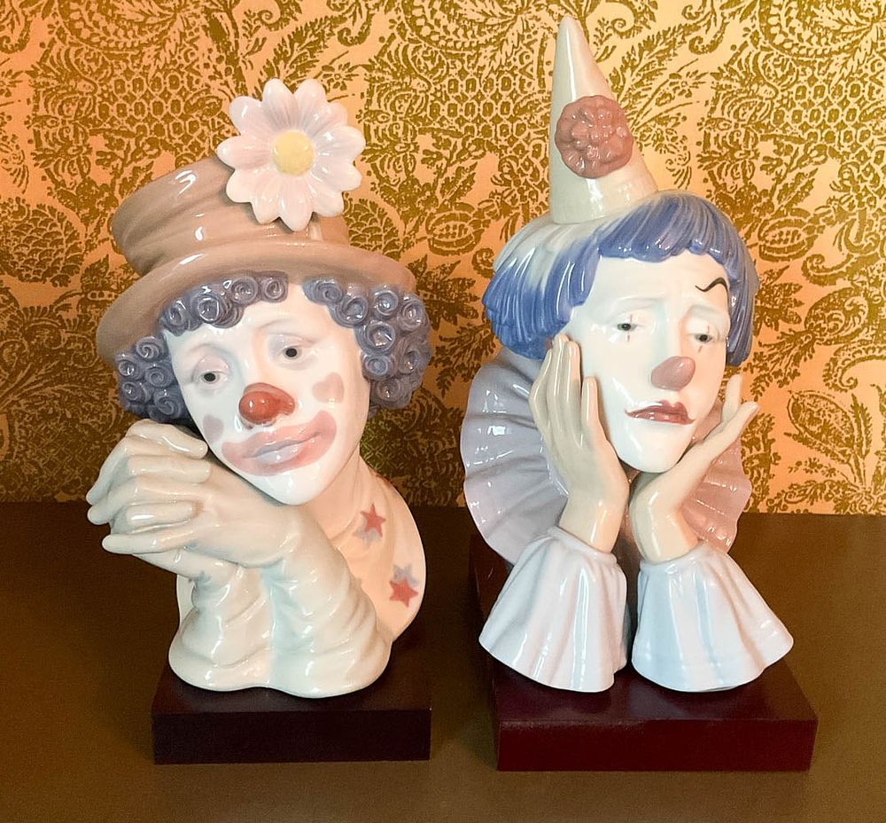 Lot 353: 2 Lladro Melancholy Clowns Jester Porcelain