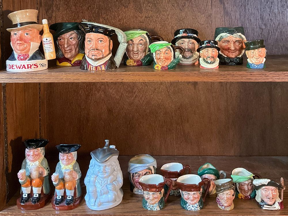 Lot 380: 20 Royal Doulton Toby Mugs, Group 10
