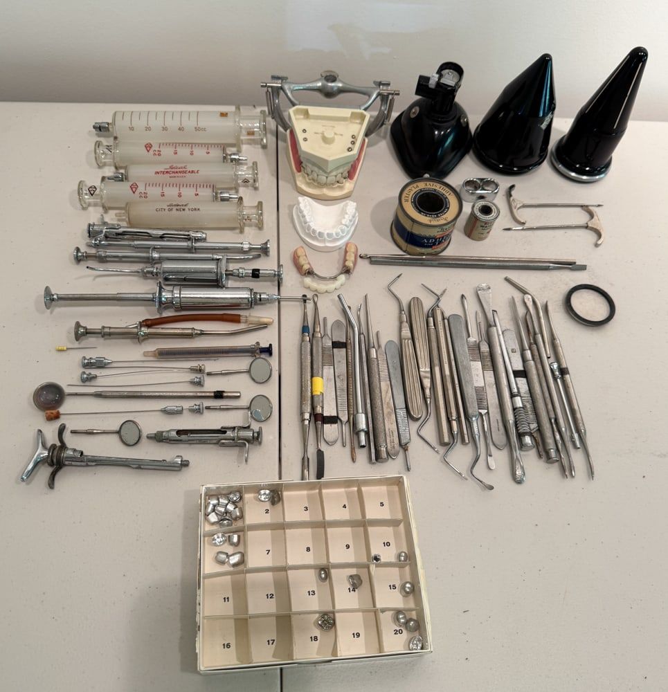 Lot 384: Vintage Dental Equipment