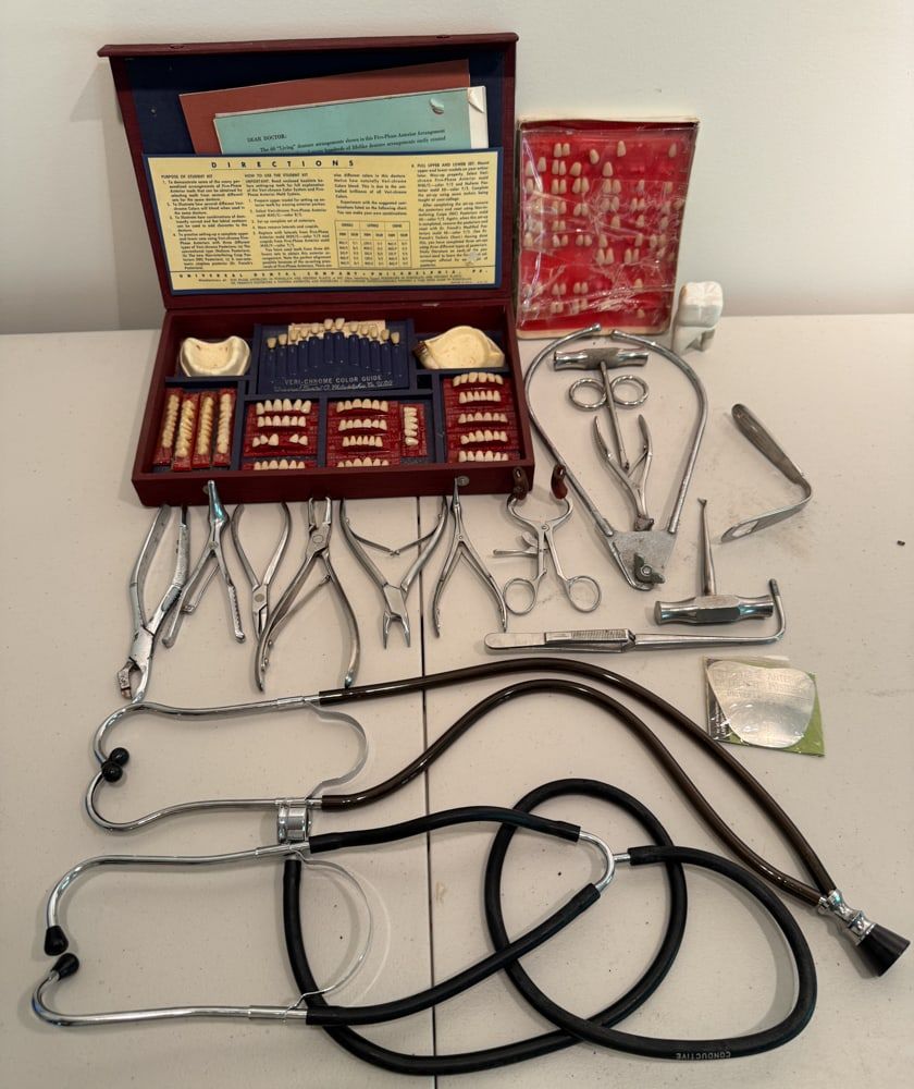 Lot 385: Vintage Dental Equipment