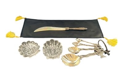 4 Serving Pieces - Sterling Silver Mother of Pearl. Four serving pieces including one spreader 