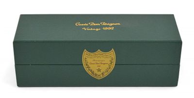1992 Dom Perignon Sealed Box. 1992 Moet et Chandon cuvee Dom Perignon. Sealed box. Minor wear 