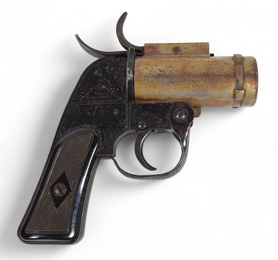 Eureka Vacuum Cleaner Co. WWII M8 Flare Pistol. Eureka Vacuum Cleaner Co., WWII U.S. Military 