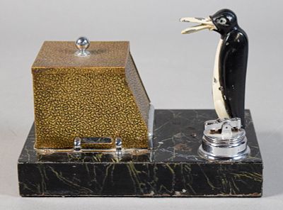 Ronson Pik-a-Cig Table Lighter / Dispenser. Ronson art deco Pik-a-Cig table lighter / cigarette 