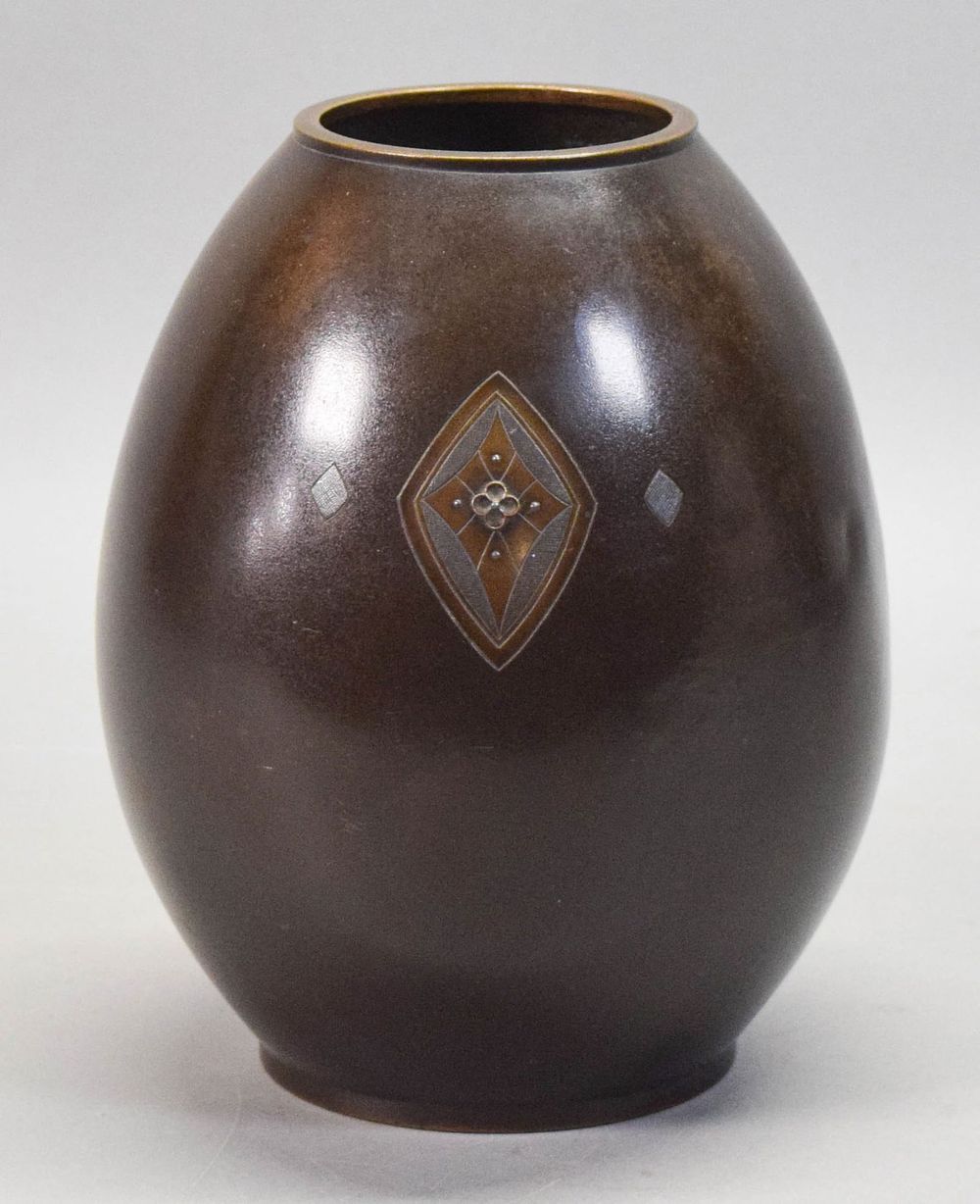 Lot 304: Japanese Bronze Vase