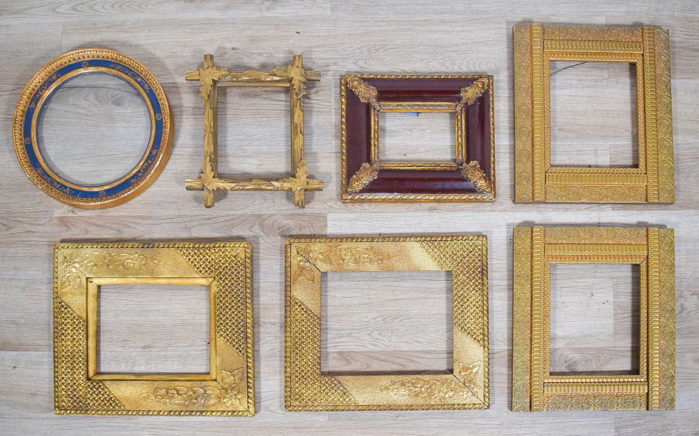 Lot 321: 7 Vintage Frames