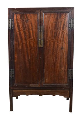 ABC Home Chinese Dresser Cabinet. ABC Home &amp; Carpet Chinese cabinet / dresser. 2 door with 5 