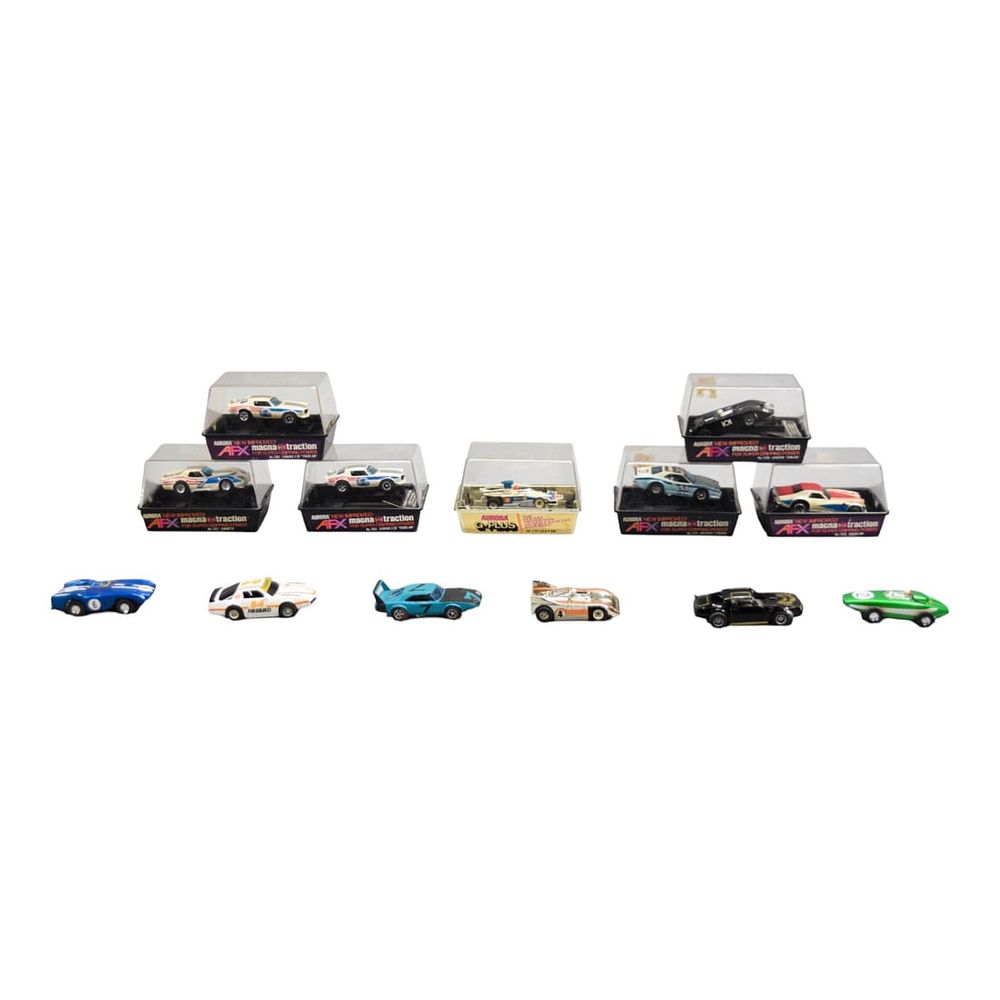 Lot 21: 13 Vintage Slot Cars