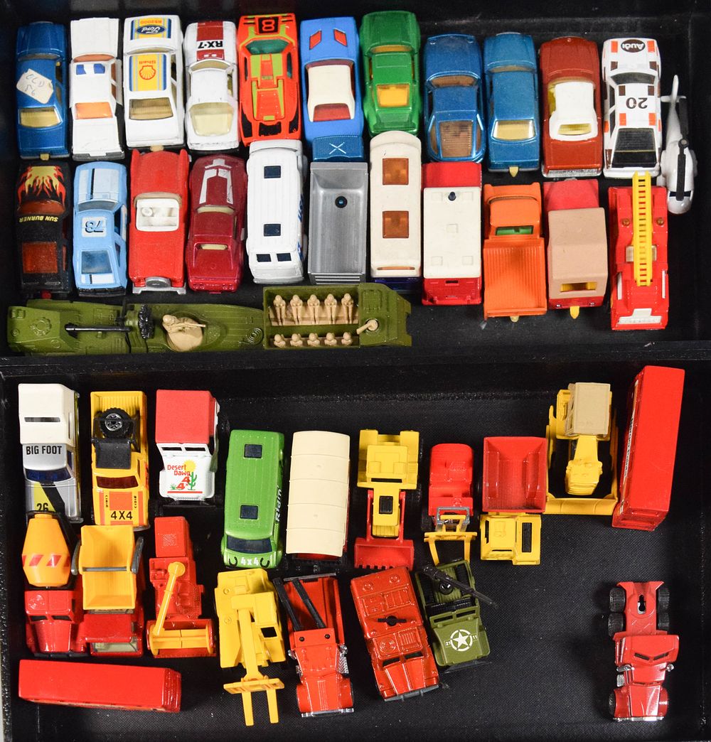 Lot 322: 45 Matchbox Die-Cast Toy Vehicles Incl Ford Escort & Londoner Bus c. 1972-1980