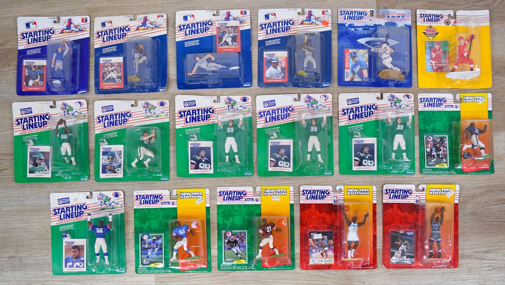 Lot 350: 17 Kenner Starting Lineup Sports Action Figures 1988-1997