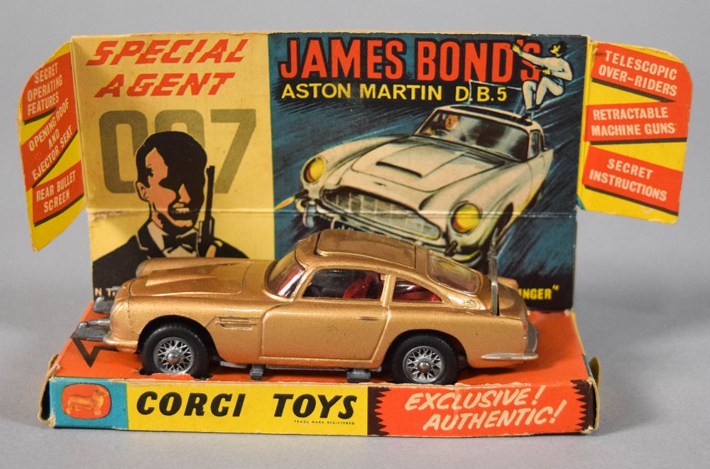 Lot 314: Corgi Toys 1965 James Bond Aston Martin DB5 Die-Cast Model with Original Box