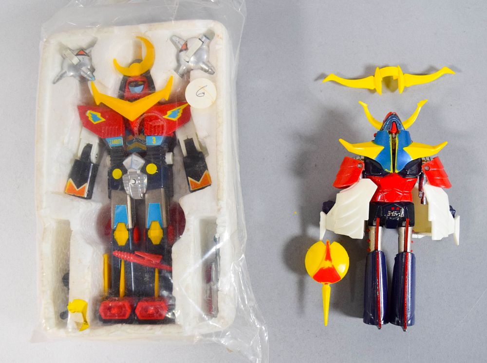 Lot 158: 2 Vintage Japanese Robot Action Figures (Zambot 3 and Raideen)