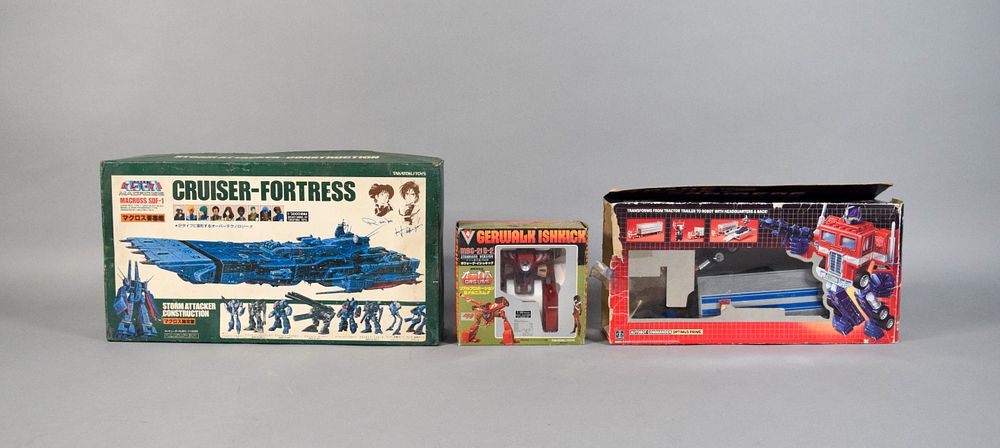 Lot 175: 3 Vintage Transforming Mecha Toys