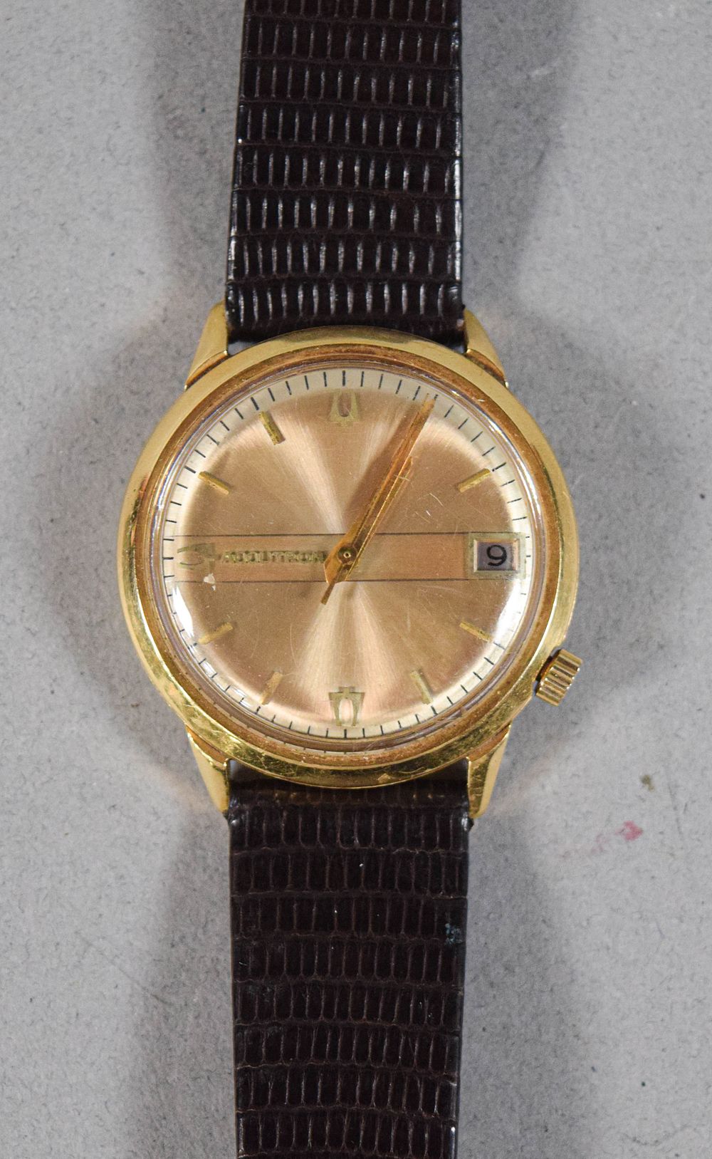 Lot 344: Bulova Accutron 218D 18kt Yellow Gold Wristwatch