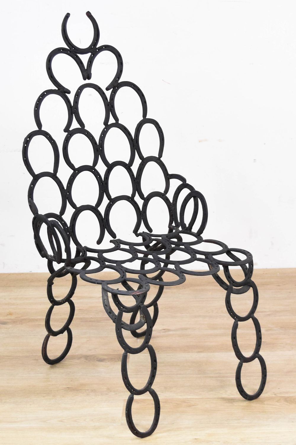 Lot 165: Folk Art Welded Iron Horseshoe Chair