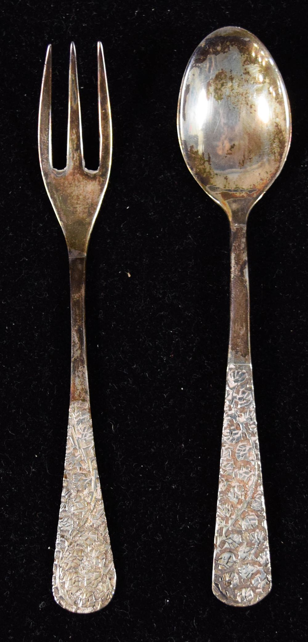 Lot 248: Pair of Pakistani 940 Silver Flatware Pieces