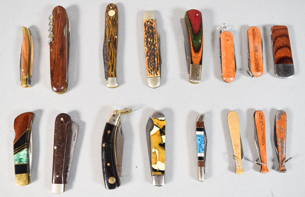 Lot 289: 16 Vintage and Contemporary Folding Pocket Knives Incl Hoffritz, Gerber, and Santa Fe Stoneworks
