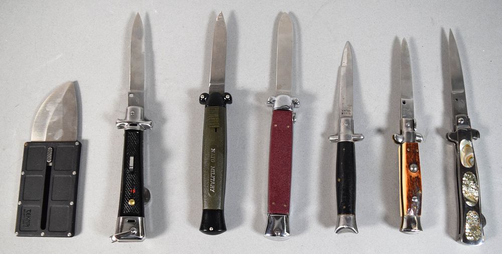 Lot 285: Group of 7 Automatic and Specialty Knives