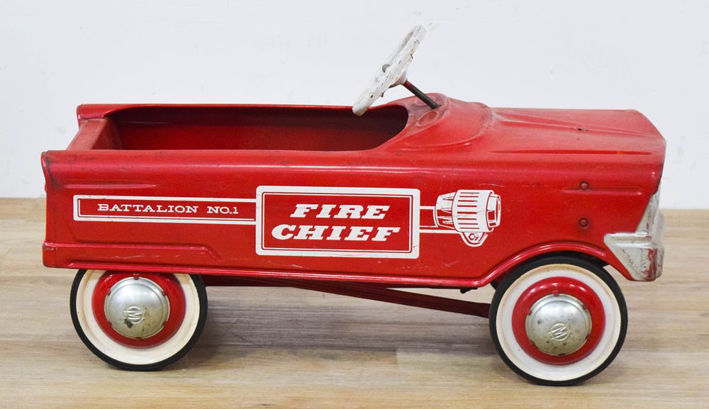Lot 166: Vintage Fire Chief Pedal Car Attributed to Murray