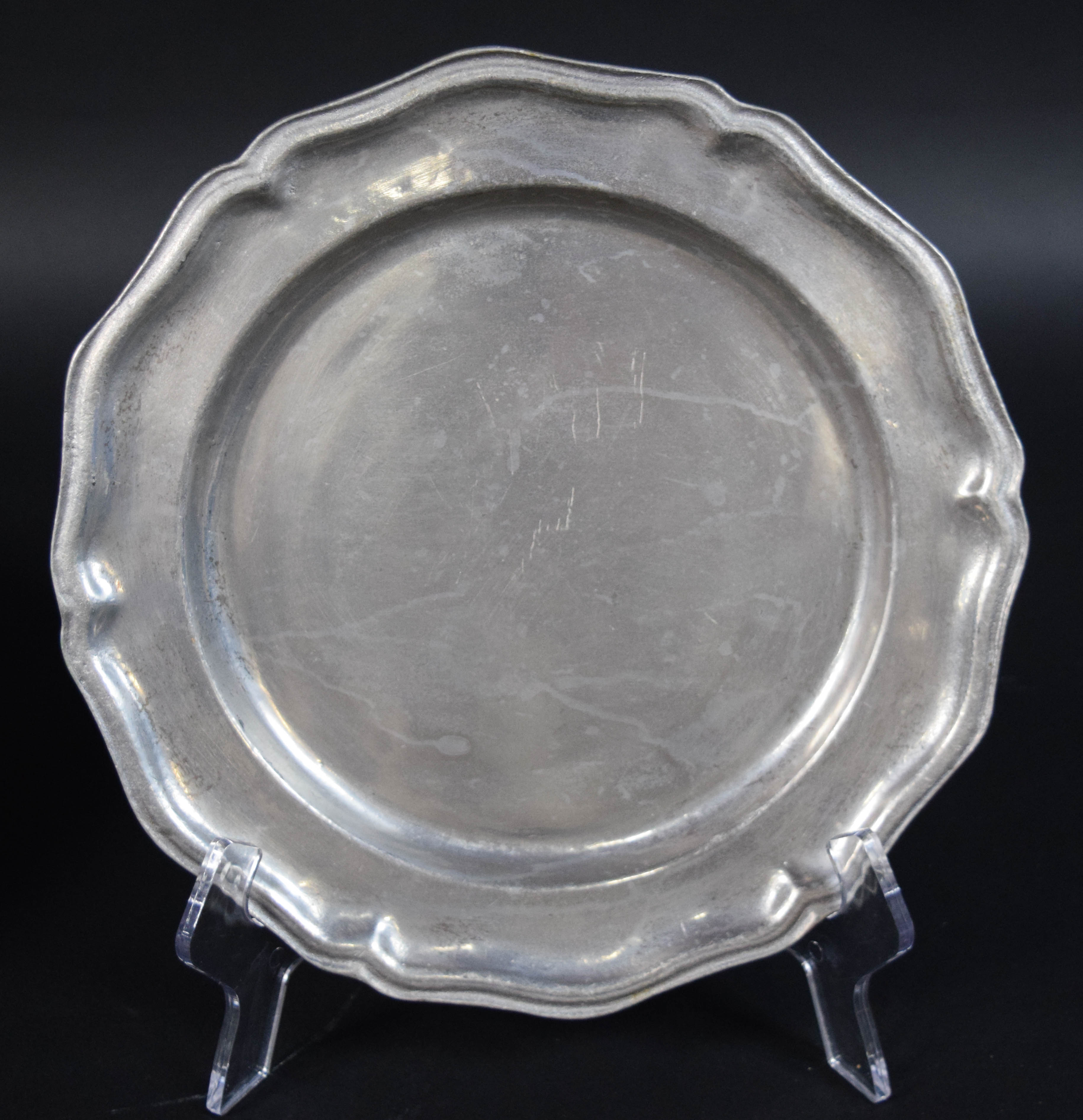 12 Wilton Armetale Queen Anne Style Dinner Plates