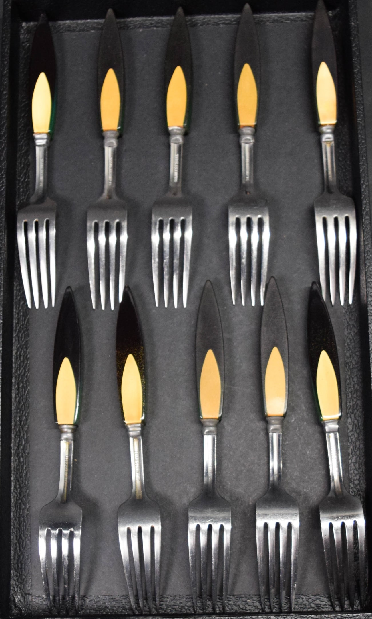 60 Pieces Englishtown Cutlery Bakelite Flatware