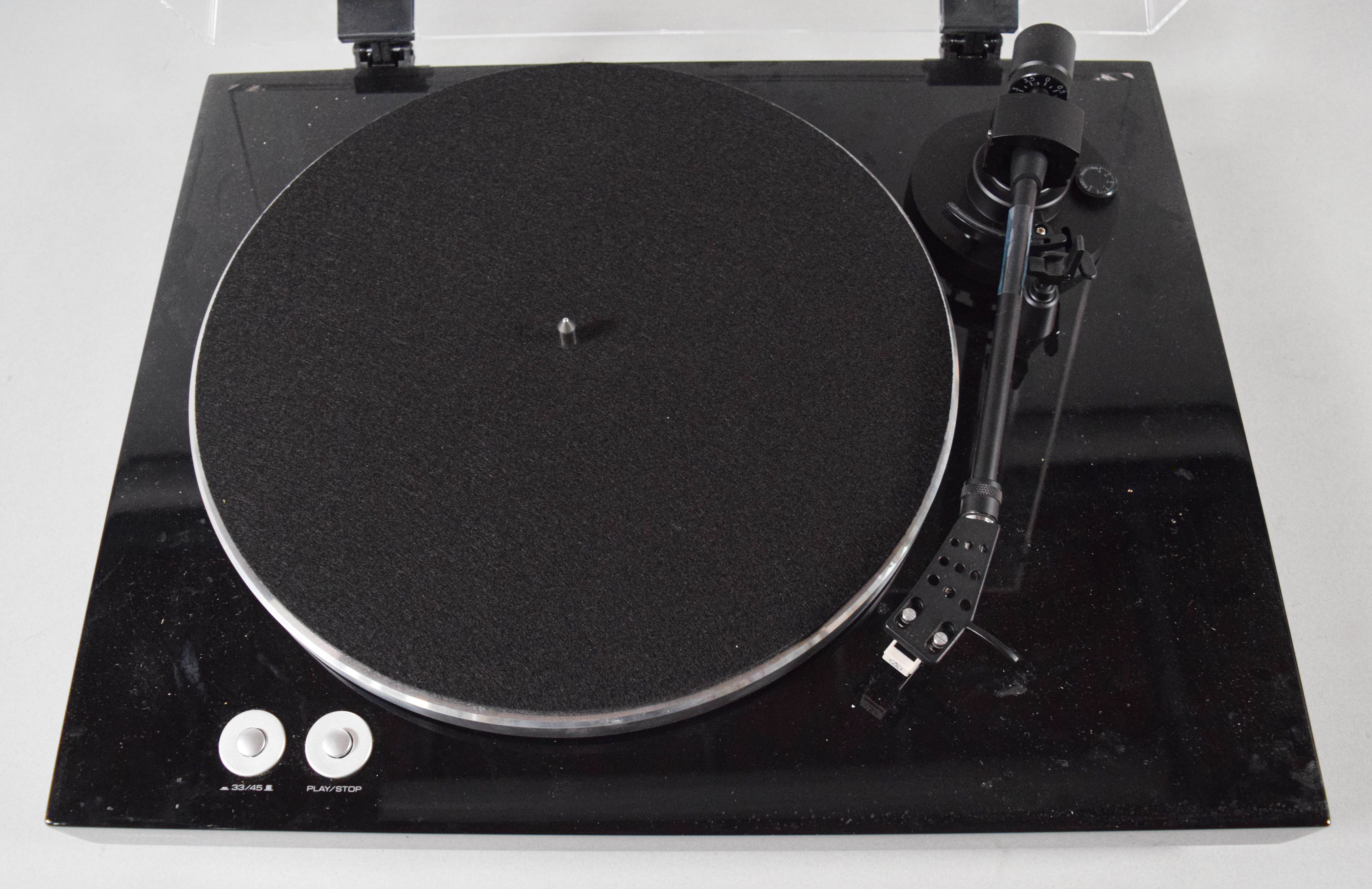 Yamaha TT-S303 Belt-Drive Turntable with Manual and Power Adapter