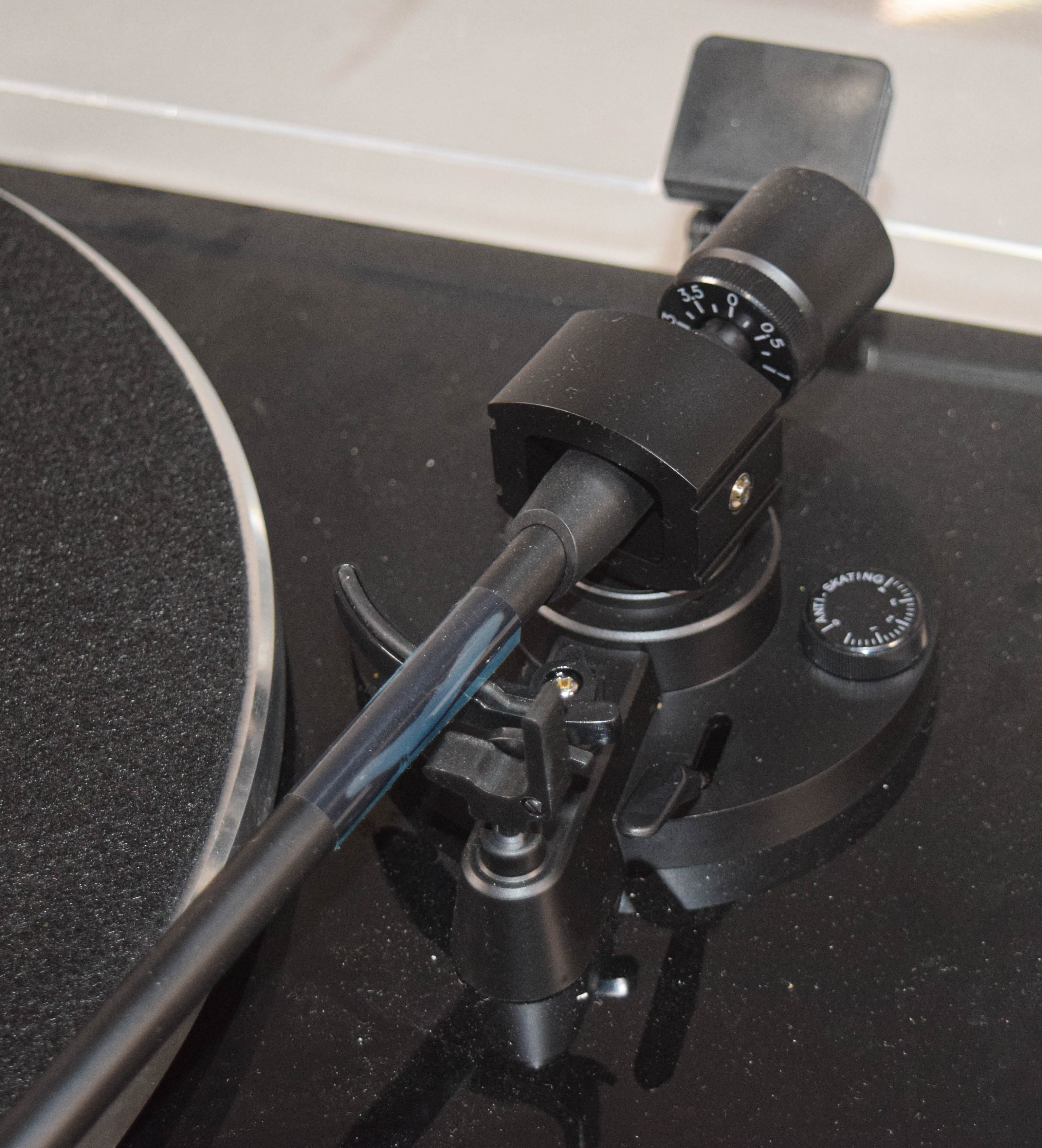 Yamaha TT-S303 Belt-Drive Turntable with Manual and Power Adapter