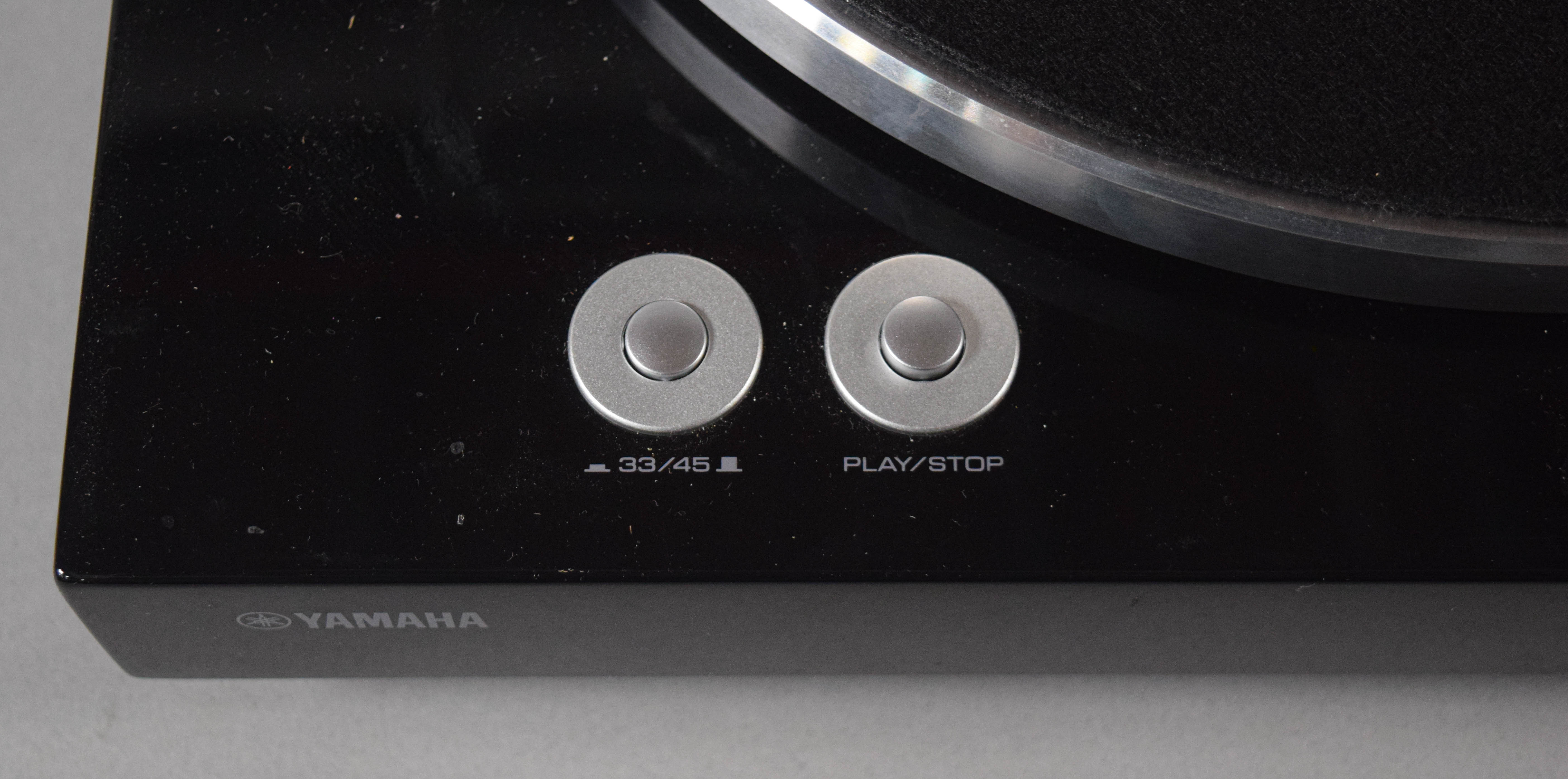 Yamaha TT-S303 Belt-Drive Turntable with Manual and Power Adapter