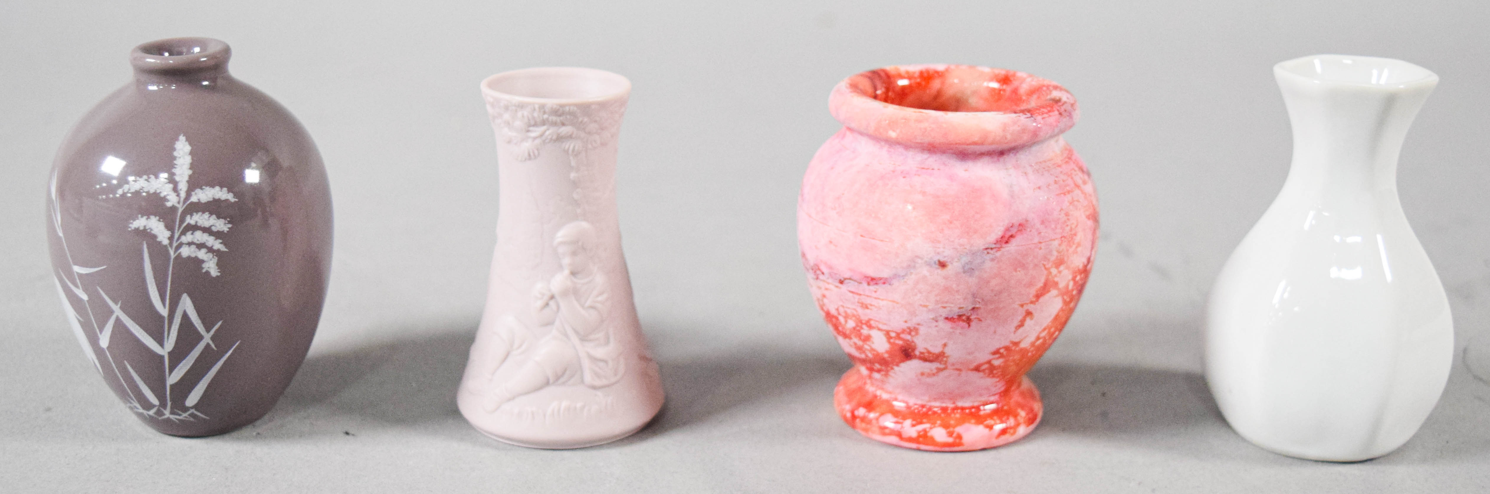 19 Miniature Vases in Porcelain and Carved Stone