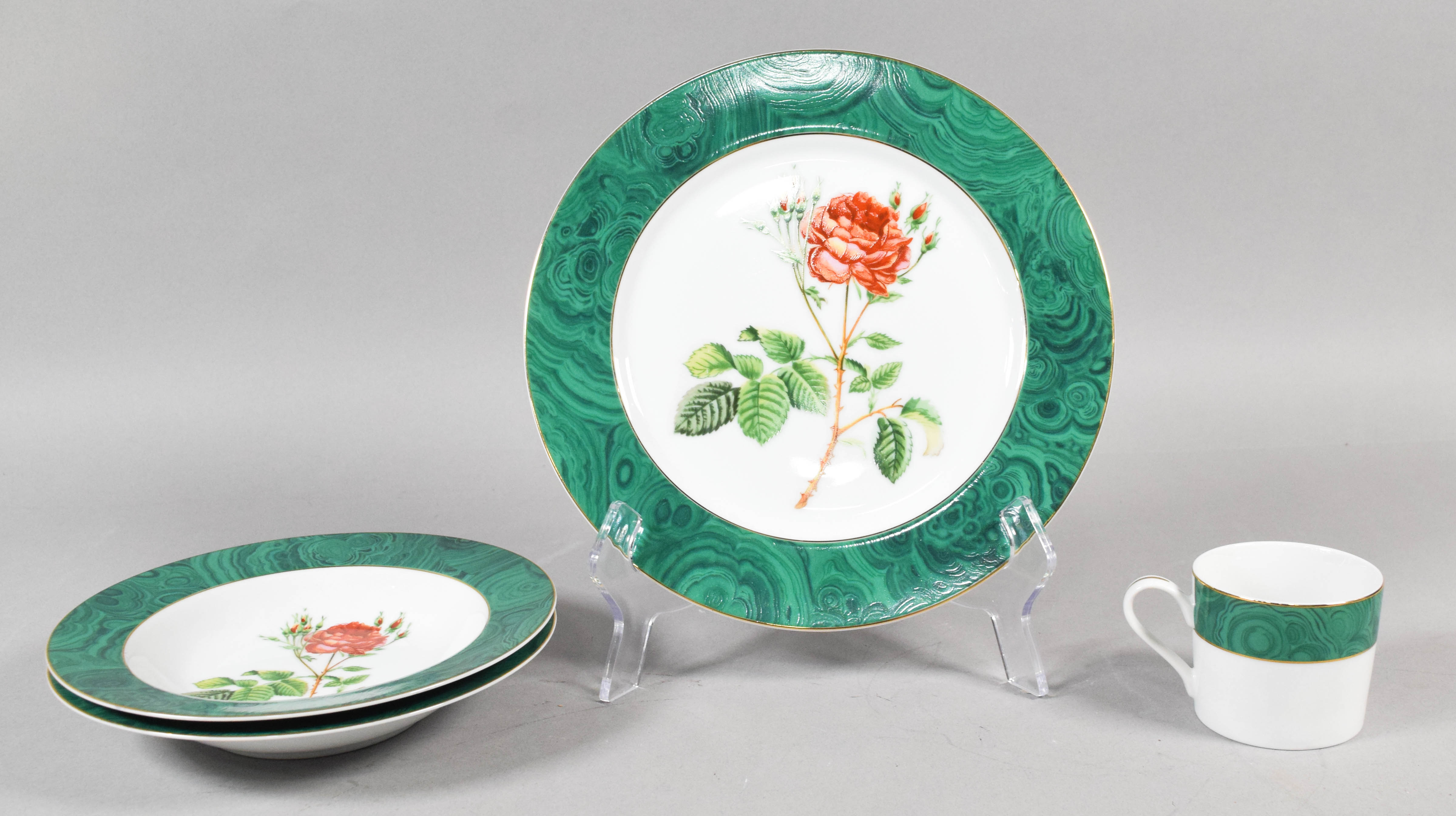 A Collection of 16 Georges Briard and Coalport Porcelain and Bone China Dinnerware Pieces
