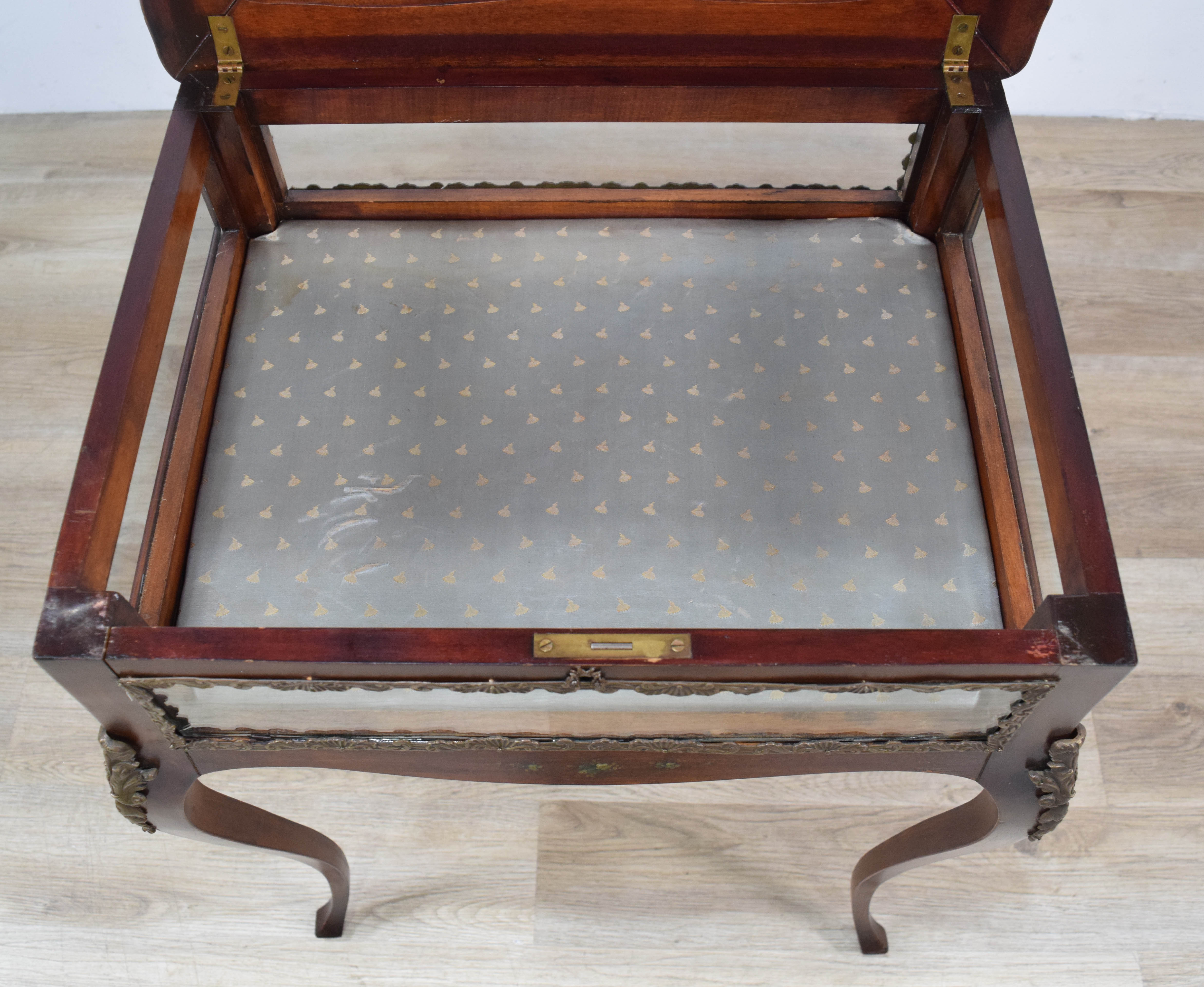 Victorian Louis XV Style Mahogany Bijouterie Table