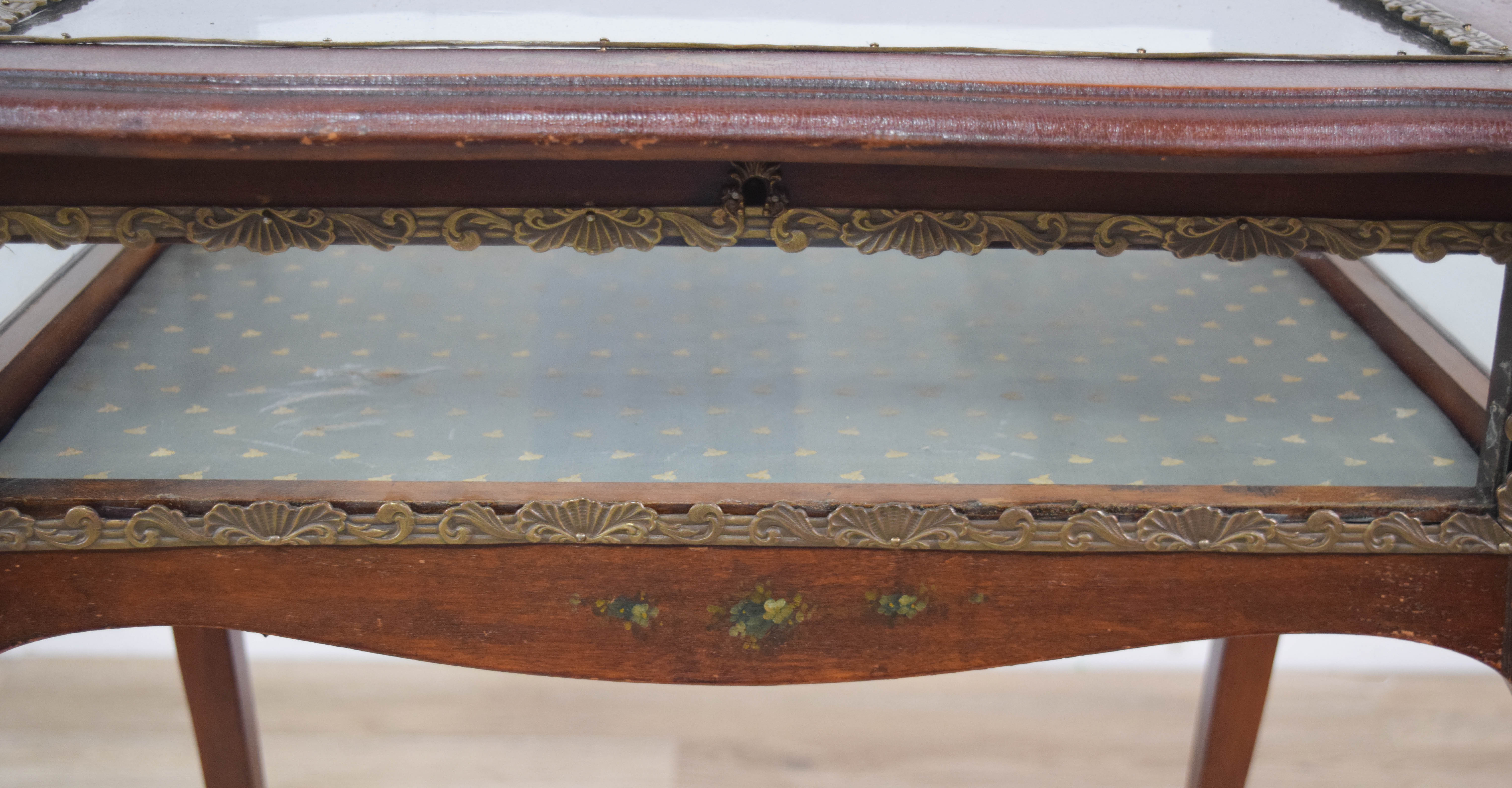 Victorian Louis XV Style Mahogany Bijouterie Table