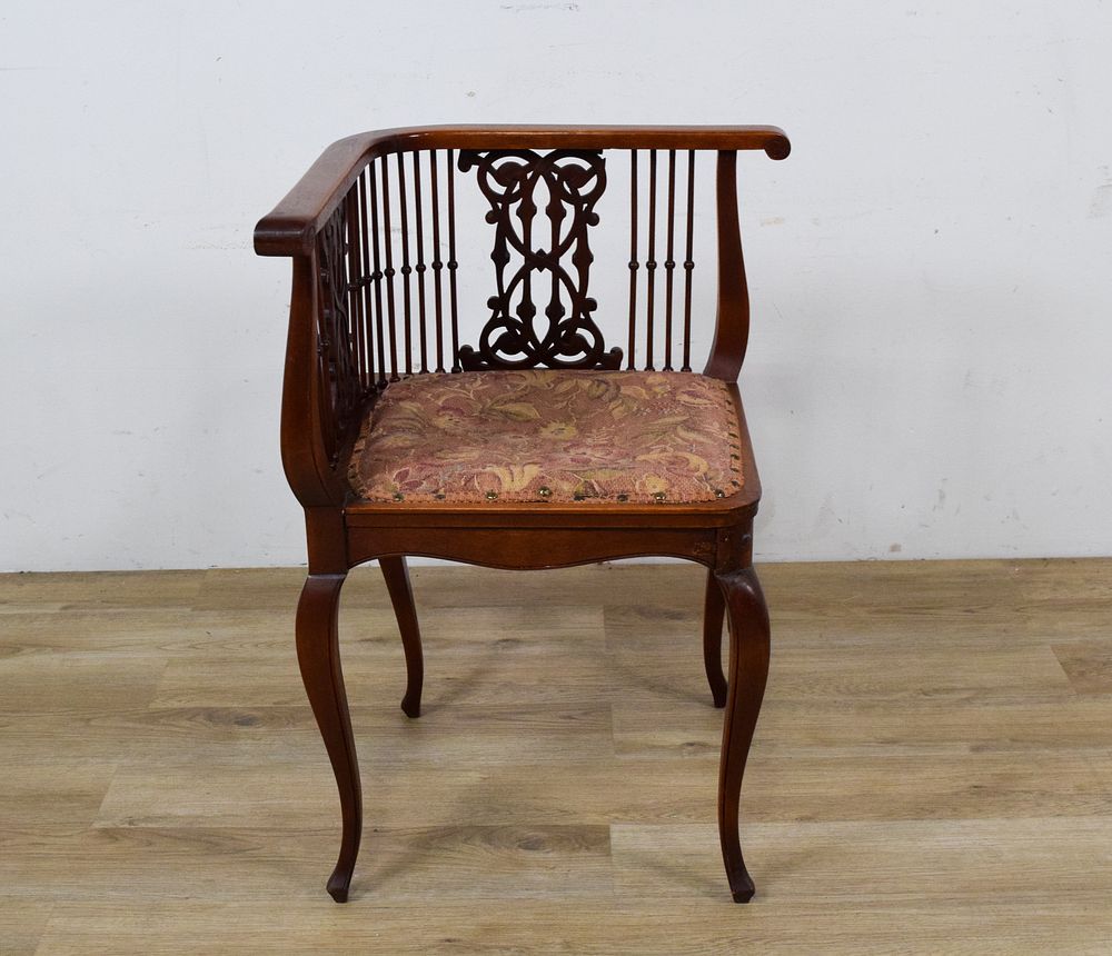 Lot 366: Late 19th Century Mahogany Corner Chair