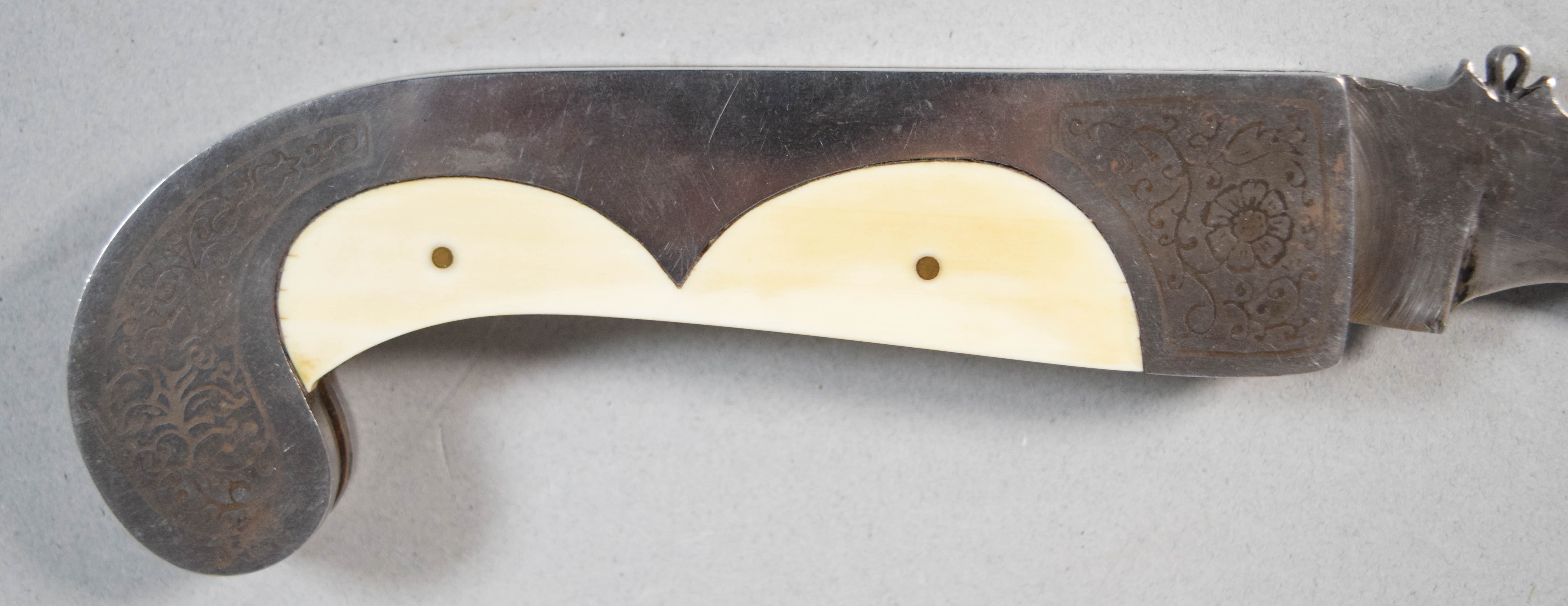 Navaja Style Pierced Blade Folding Clasp Knife With Bone Scales