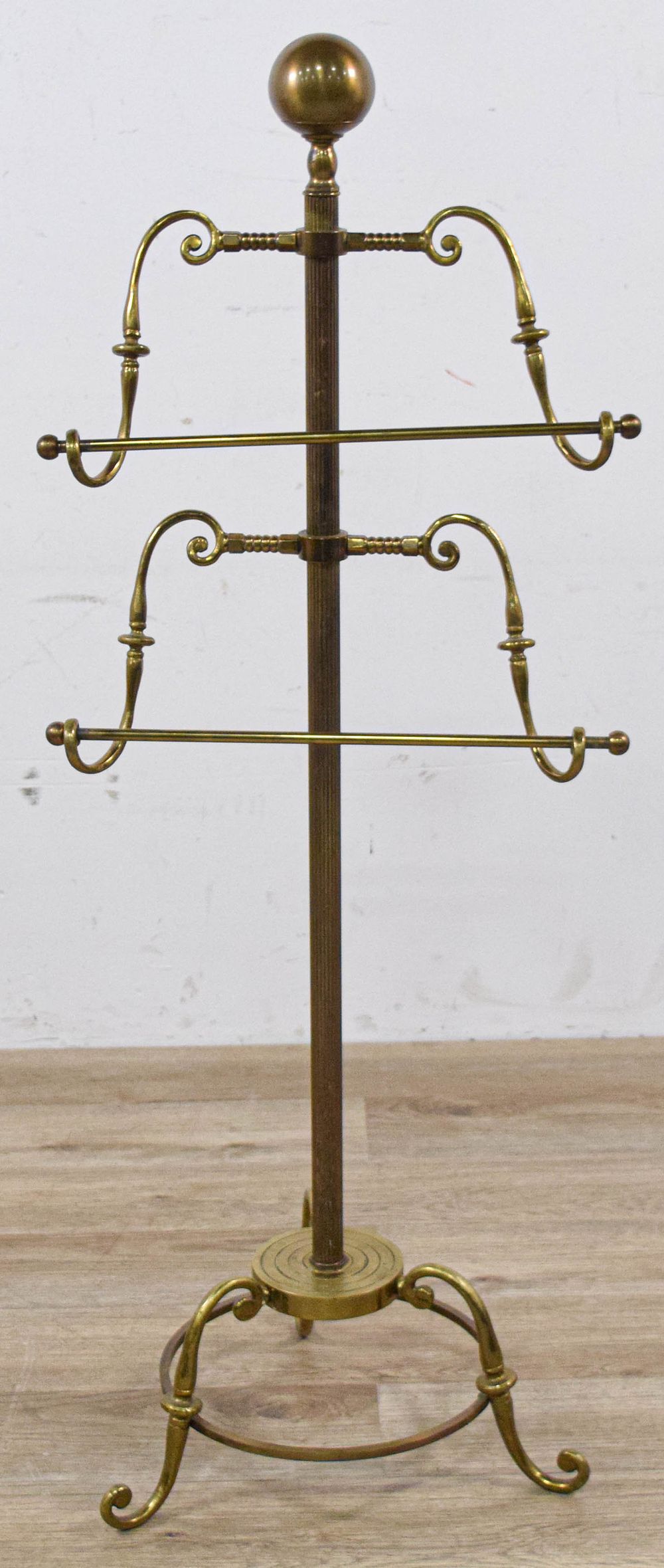 Lot 378: Victorian Brass Adjustable Standing Towel Rack