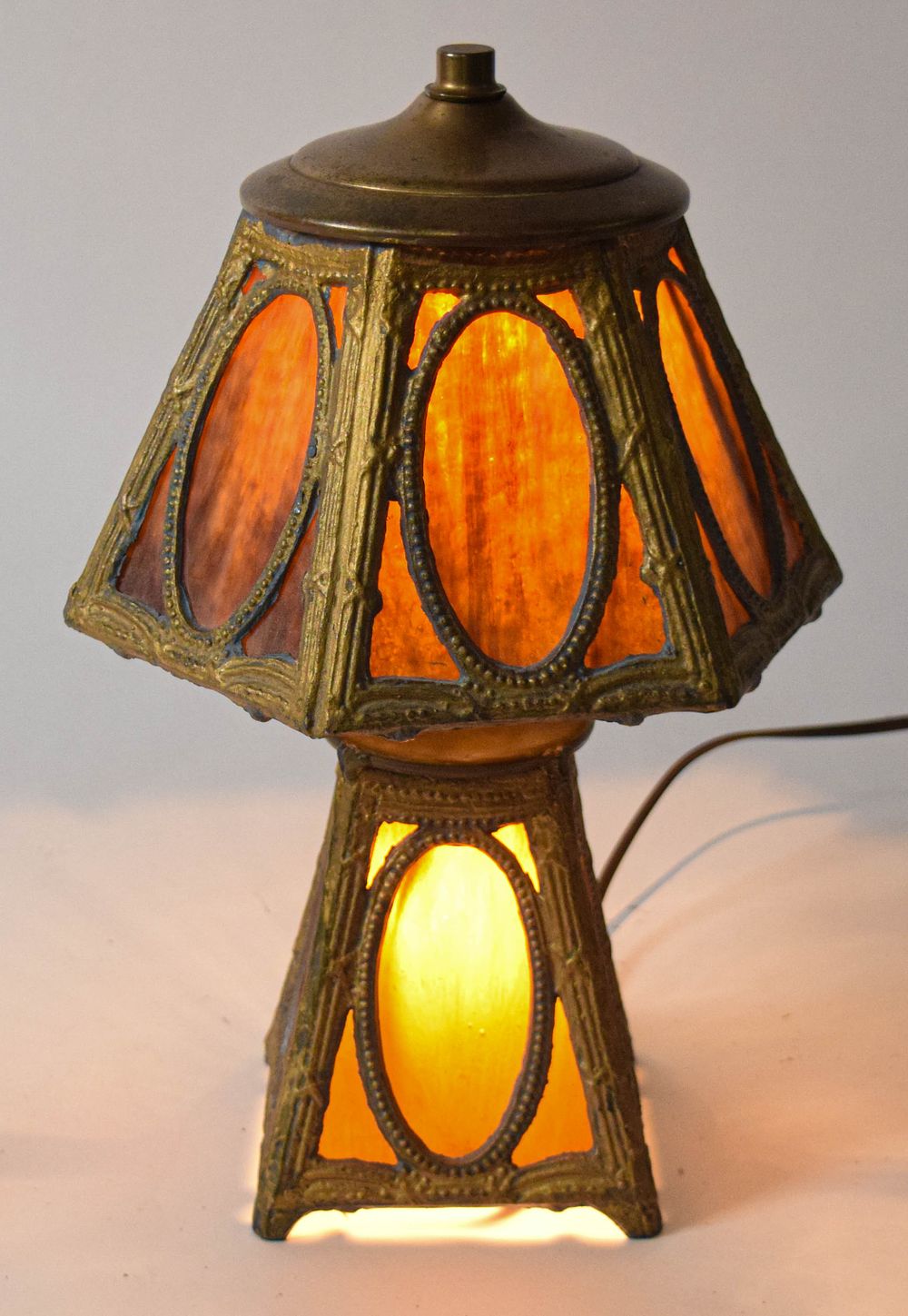 Lot 284: Art Nouveau Style Slag Glass Hexagonal Boudoir Lamp with Illuminated Base