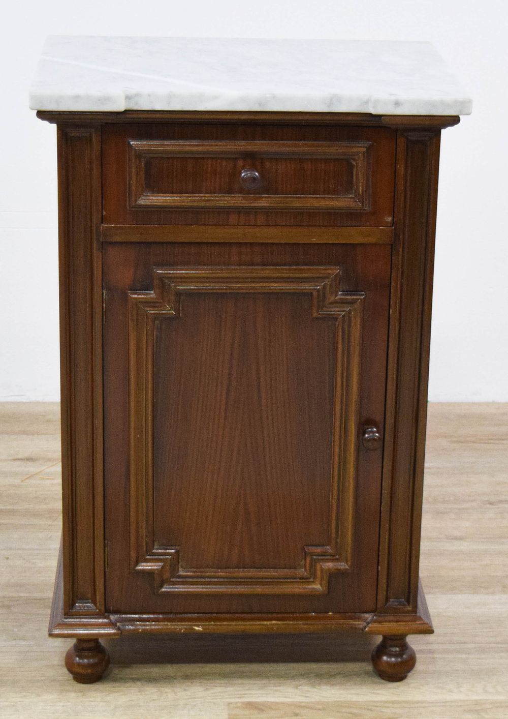 Lot 363: Victorian Style Mahogany Veneer Marble Top Half Commode