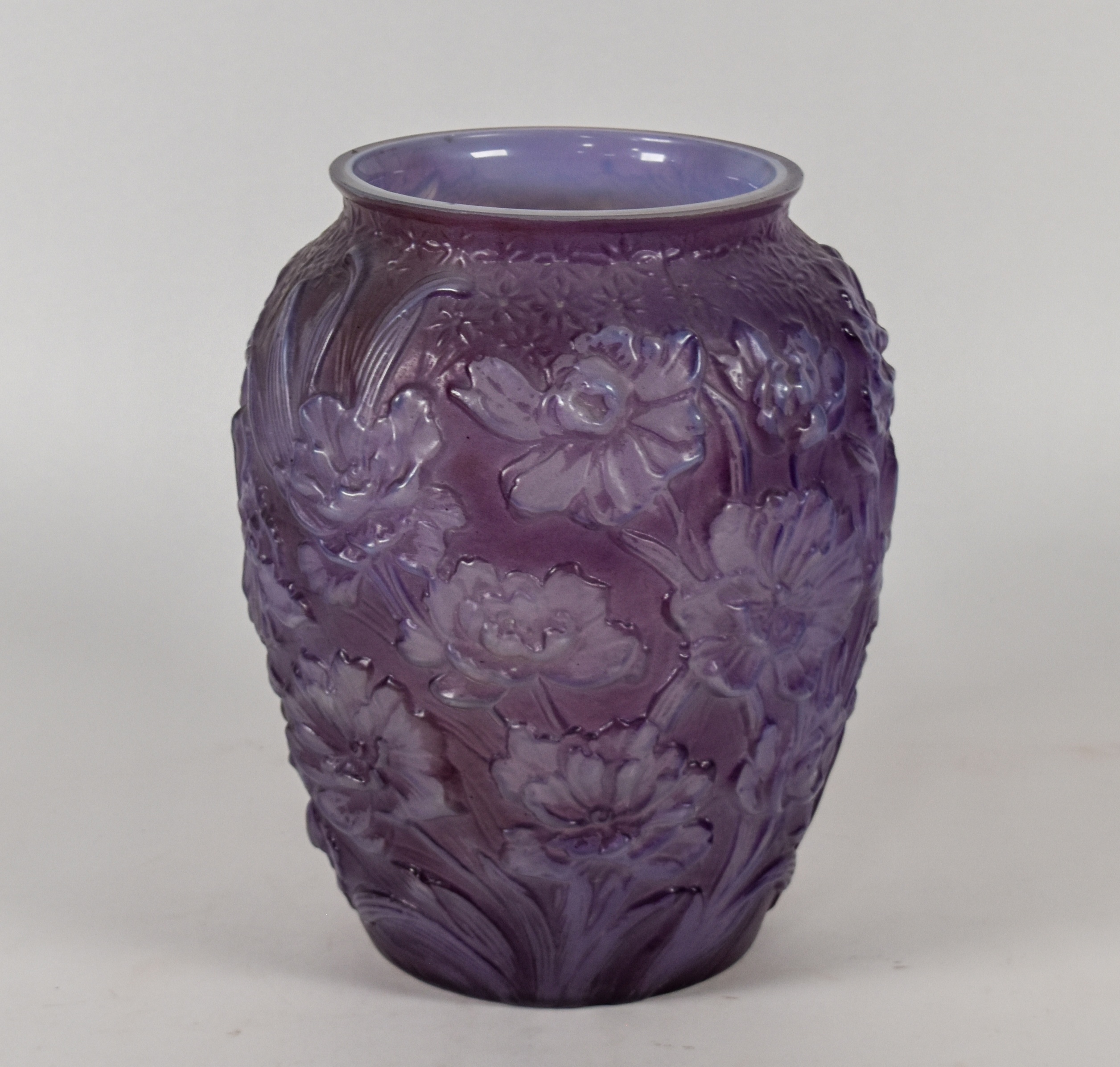Phoenix Amethyst Opalescent Sculptured Glass Poppy Vase