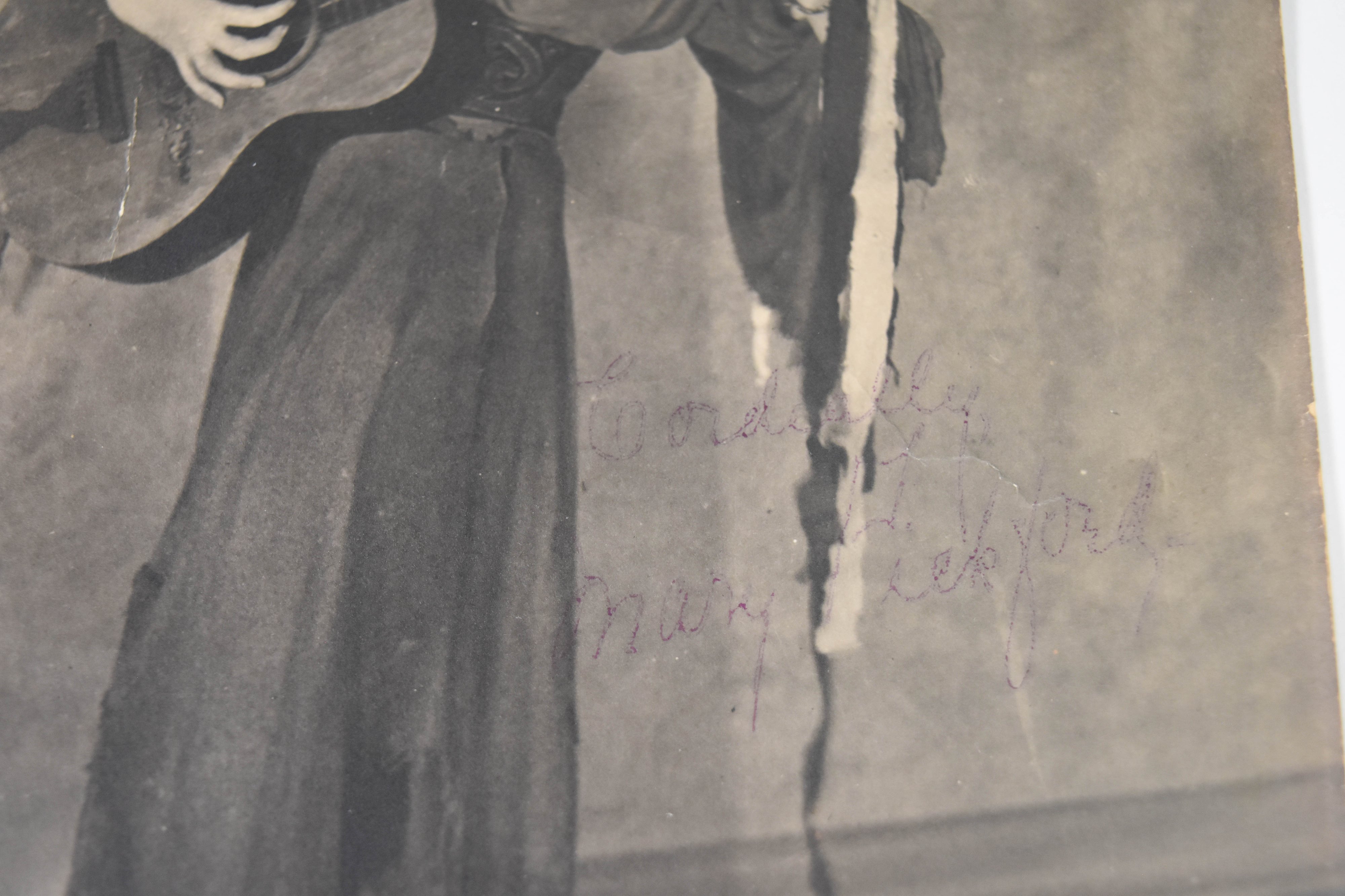 6 Signed Hollywood Actress Photographs Including Mary Pickford and Joan Fontaine