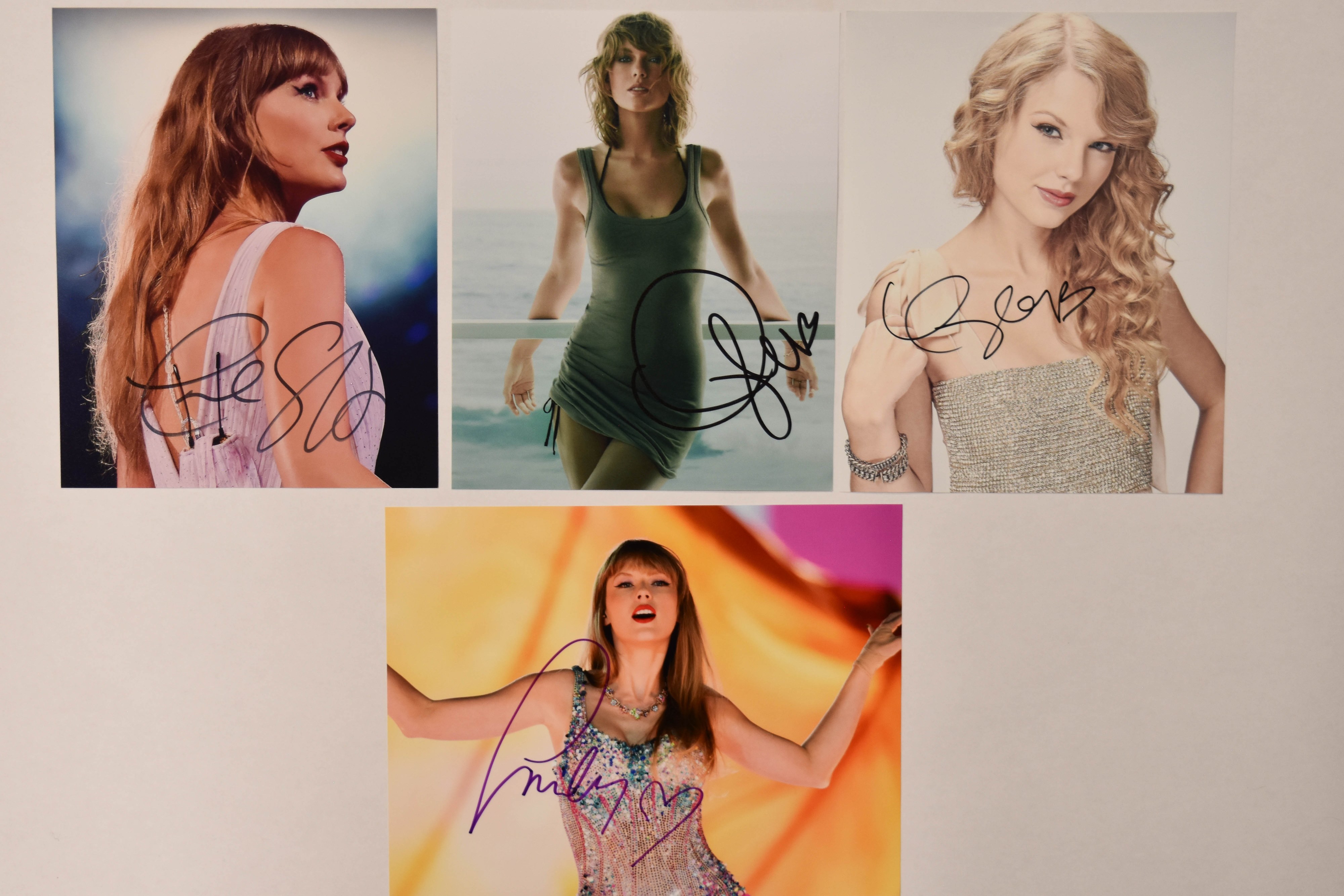 4 Taylor Swift Signed Color Photographs Taylor Swift